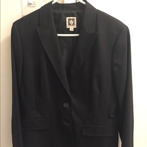 Anne Klein pant suit — black — size 10